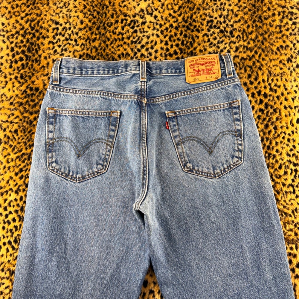 Levis 550 Relaxed Fit Jeans 34x30 Medium Wash Blue Denim 2000s Vintage Mens